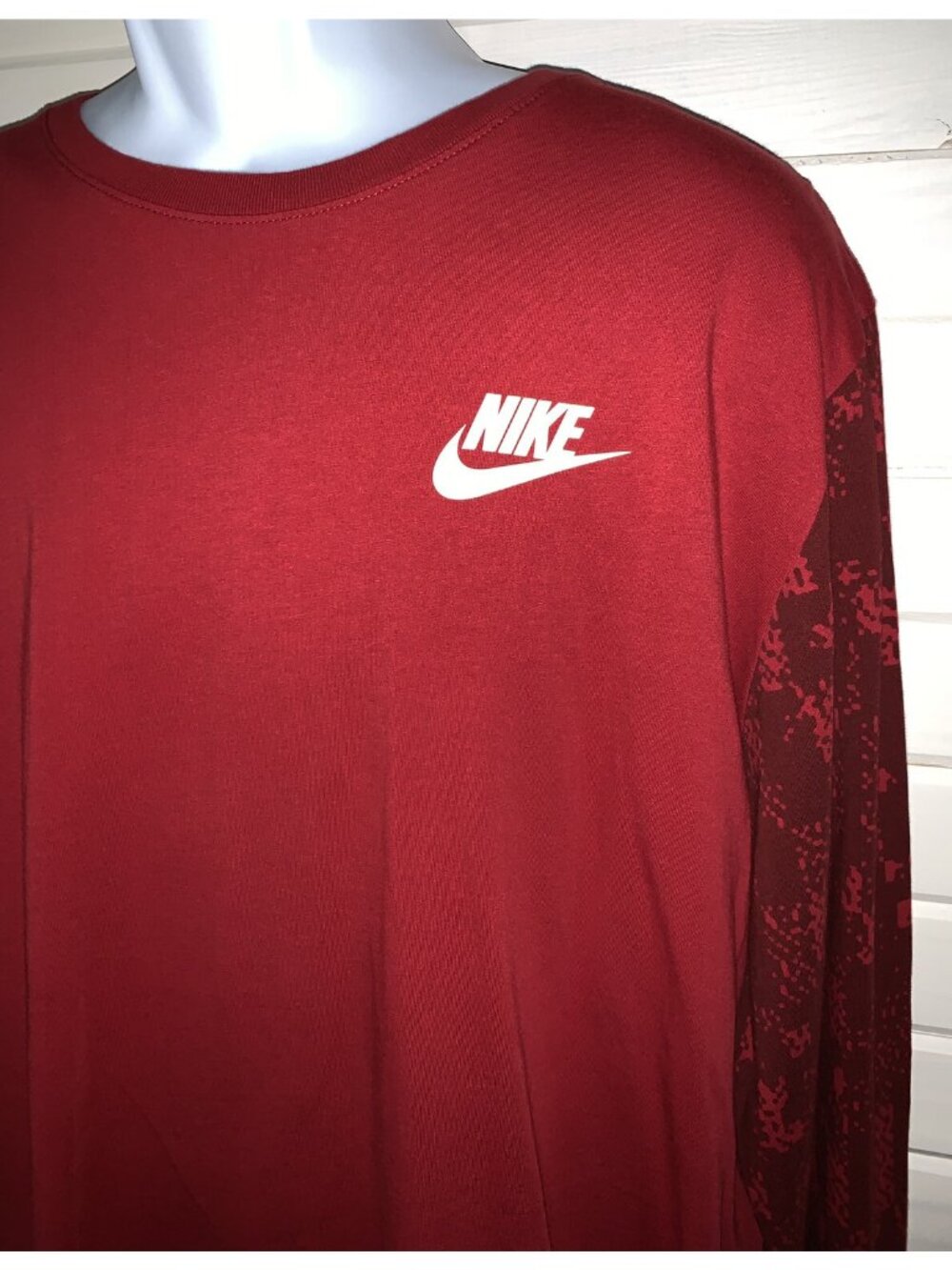 Nike Sz XL L/S Shirt Tee 856626 Red Athletic Cut Pixelated Camo Sleeves EUC
